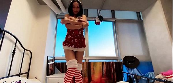  Hottie in Sexy Christmas Cosplay Deepthroats Big Dick and Passionately Fucks